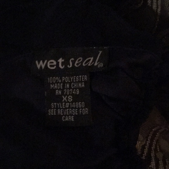 Wet seal navy blue sleeveless top - Picture 4 of 4